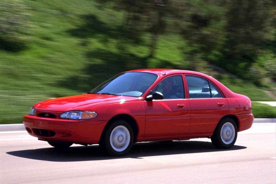  Ford Escort America 1997 года  (фото 9 из 31)
